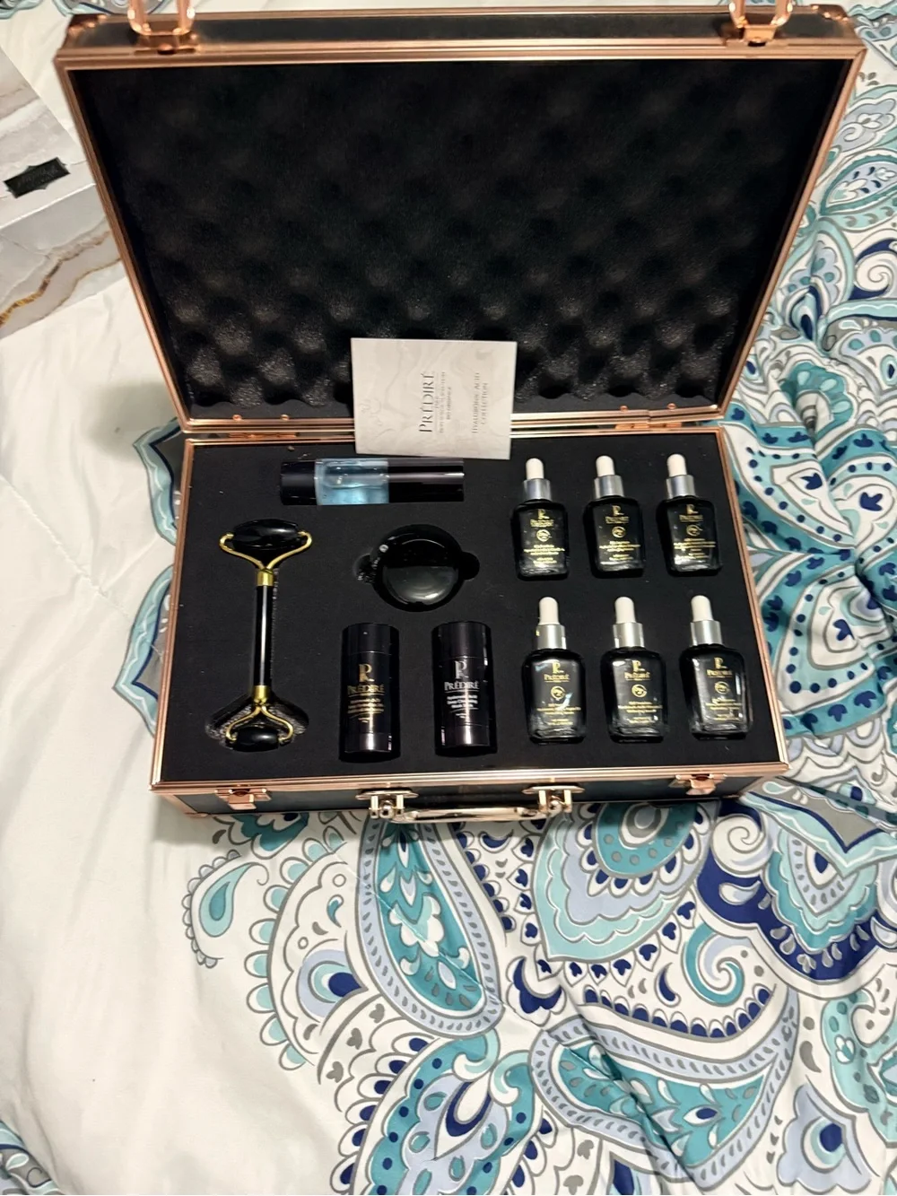 Preditore Skincare Set - Black and Gold Cleanser & Exfoliant Collection - Picture 5 of 7